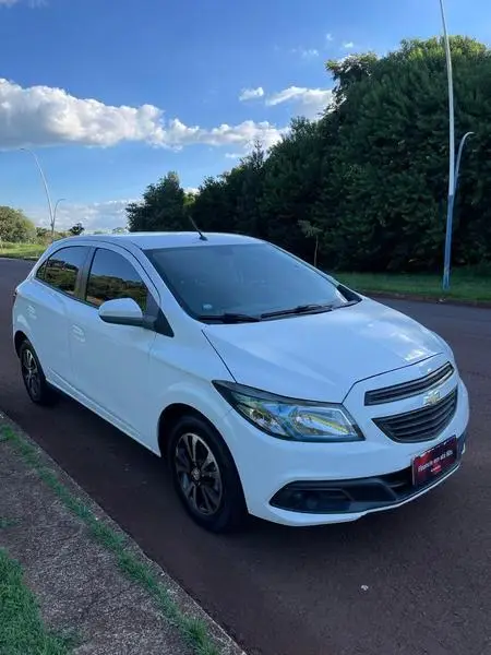 Carro Chevrolet Onix 2015 1.4 LTZ SPE/4 (Aut)