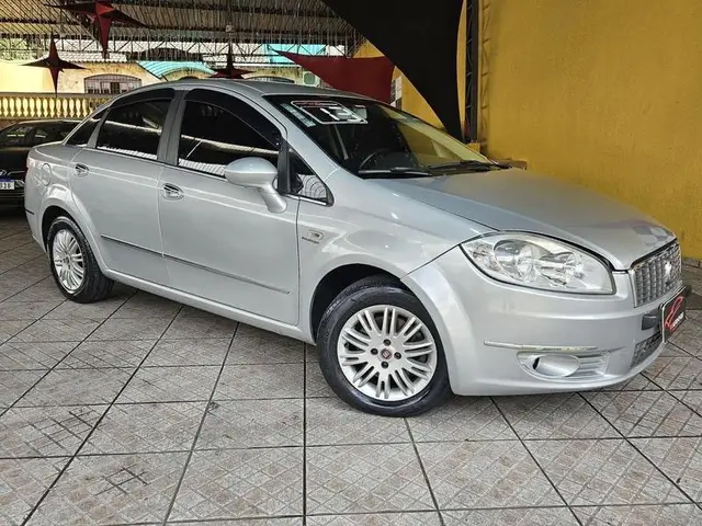 Carro Fiat Linea 2013 Essence 1.8 16V (Flex)
