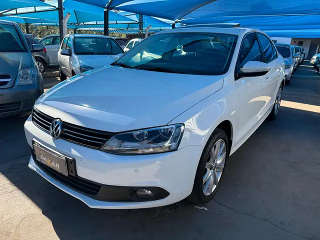 Carro Volkswagen Jetta 2014 2.0 Comfortline Tiptronic (Flex)