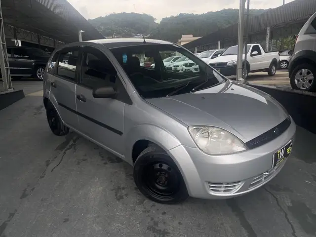 Carro Ford Fiesta Hatch 2003 Personnalité 1.0 8V