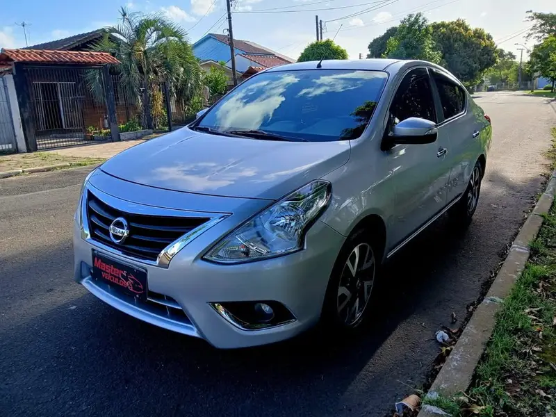 Nissan Versa 1.6 16V SV FlexStart CVT (Flex)