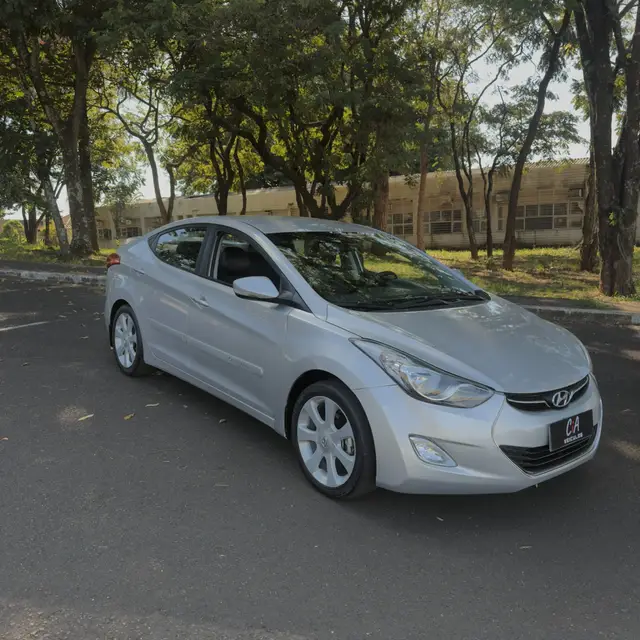 Carro Hyundai Elantra 2013 Sedan 1.8 GLS (aut)