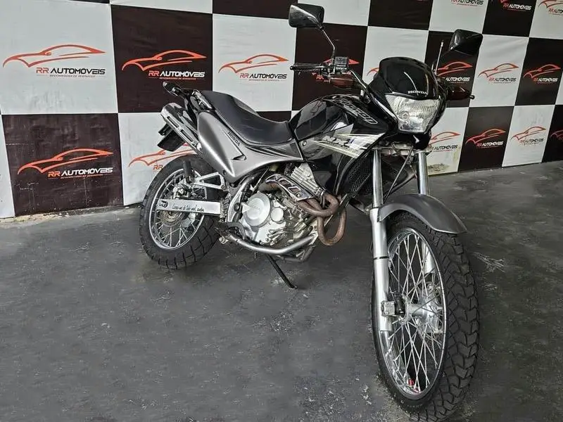 Honda NX 4 Falcon 400