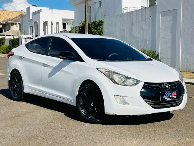 Carro Hyundai Elantra 2013 Sedan 1.8 GLS (aut)
