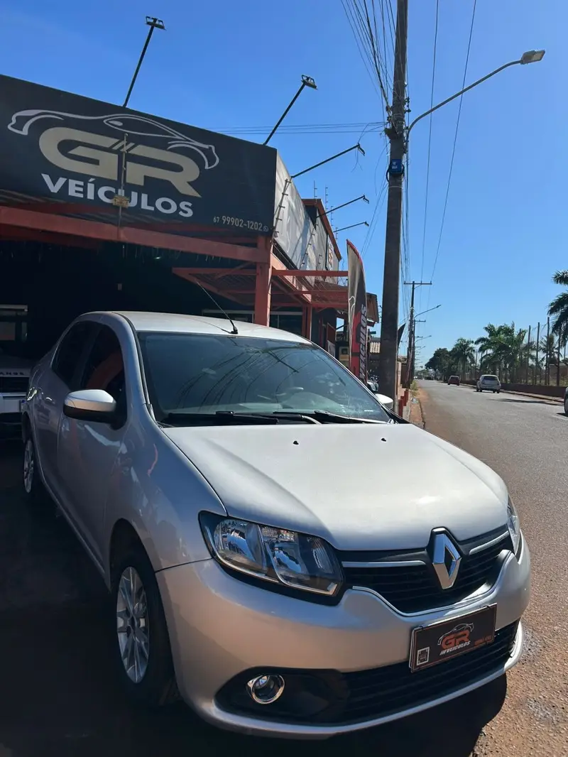 Renault Logan Expression 1.0 16V (flex)