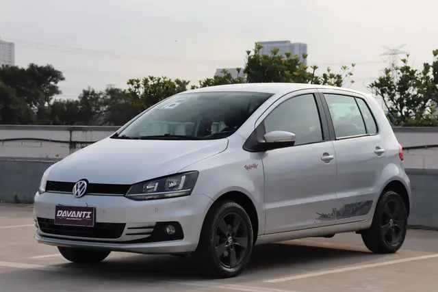 Carro Volkswagen Fox 2016 1.6 MSI Rock in Rio (Flex)