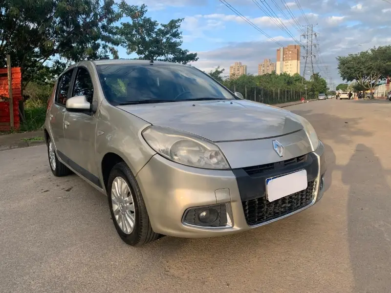 Renault Sandero Privilege 1.6 16V (Flex)(aut)