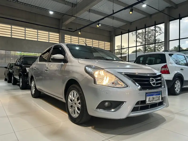 Nissan Versa 1.6 16V SV FlexStart CVT (Flex)