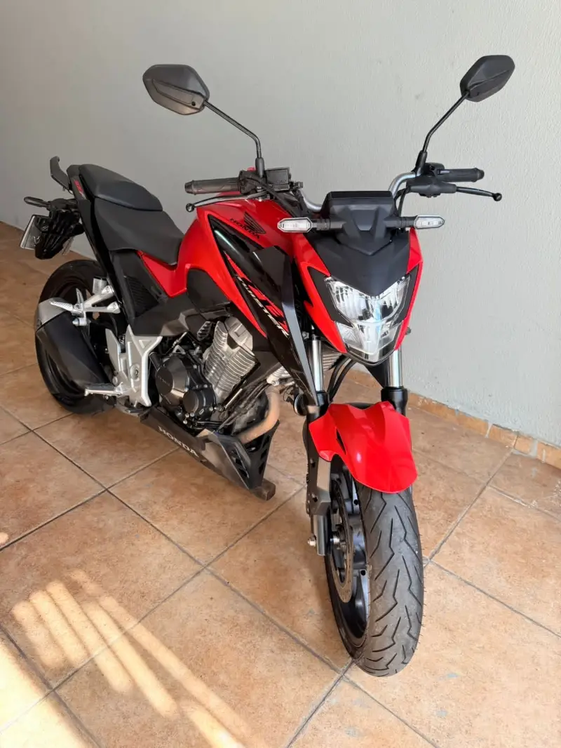 Honda CB 300F Twister (CBS)