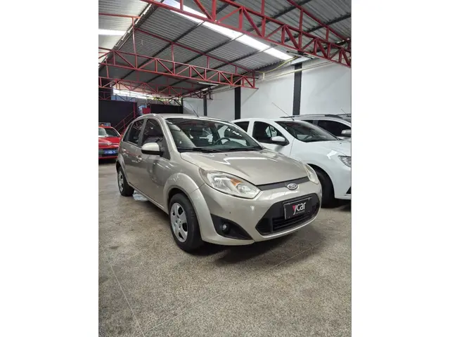 Carro Ford Fiesta Hatch 2014 SE 1.0 RoCam (Flex)
