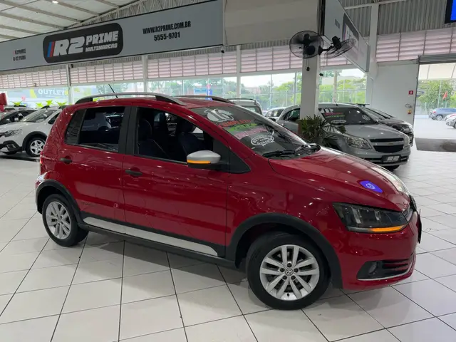 Carro Volkswagen Fox 2016 1.0 MPI Track (Flex)