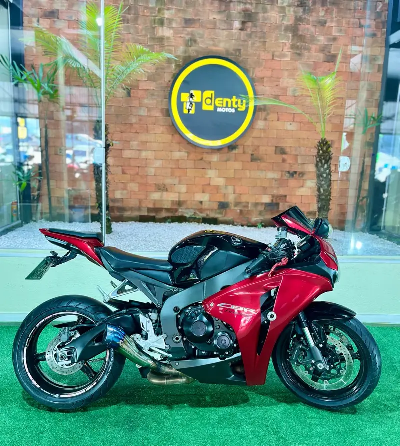 Honda CBR 1000RR Fireblade (Standard)