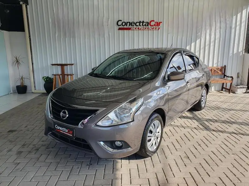 Nissan Versa 1.6 16V SV (Flex)