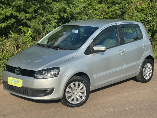 Carro Volkswagen Fox 2014 1.0 TEC (Flex) 4p