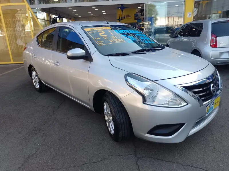 Nissan Versa 1.6 16V V-Drive Plus CVT (Flex)