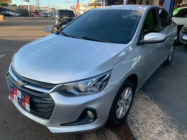 Carro Chevrolet Onix Plus 2020 1.0 LT Turbo (Flex)