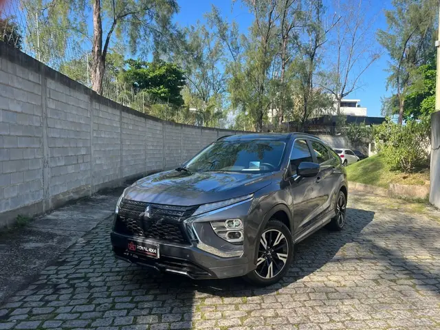Carro Mitsubishi Eclipse Cross 2023 HPE-S Sport 1.5 16V Aut.