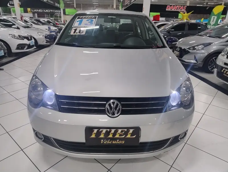 Volkswagen Polo Sedan 1.6 8V I-Motion (Flex) (Aut)