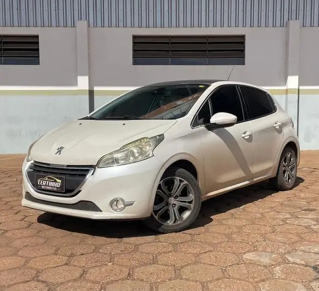 Carro Peugeot 208 2014 Active 1.5 8V (Flex)