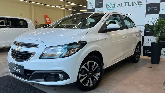 Carro Chevrolet Onix 2014 HATCH LTZ 1.4 8V FlexPower 5p Mec.