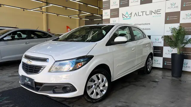 Carro Chevrolet Onix 2015 1.4 LT SPE/4 (Aut)