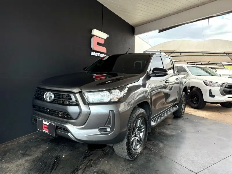 Toyota Hilux Cabine Dupla SR 2.8 TDI CD 4x4 (Aut)