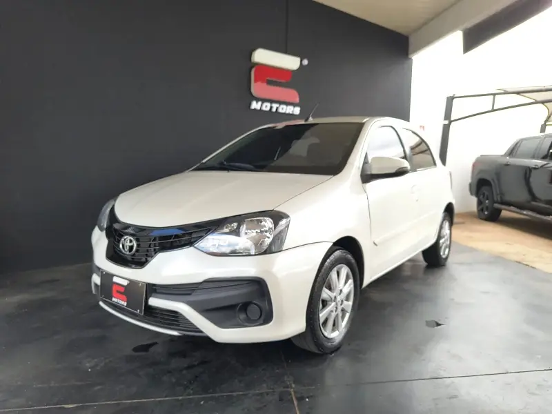 Toyota Etios X Plus 1.5 (Flex)