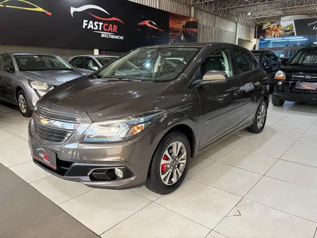 Carro Chevrolet Onix 2015 1.4 LTZ SPE/4 (Aut)