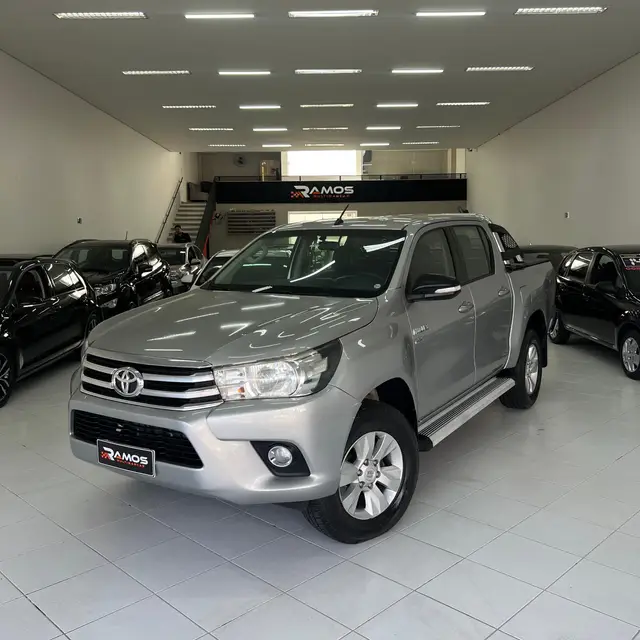Carro Toyota Hilux Cabine Dupla 2017 Hilux 2.7 SR CD 4x2 (Flex) (Aut)