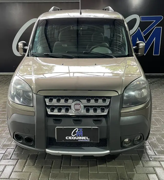 Carro Fiat Doblò 2012 Adventure 1.8 16V (Flex)