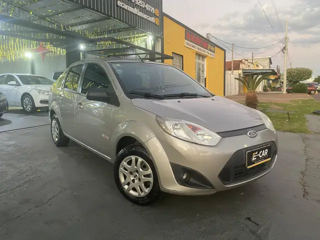 Carro Ford Fiesta Sedan 2011 1.6 (Flex)