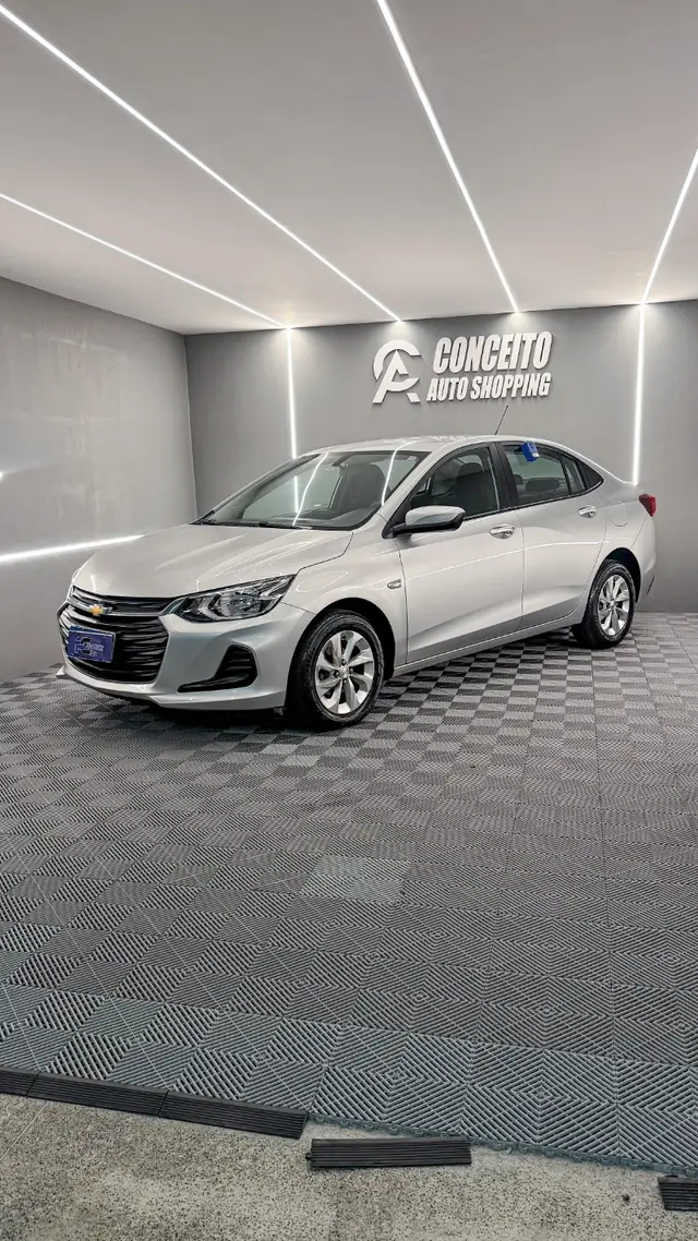 Carro Chevrolet Onix Plus 2023 LT 1.0