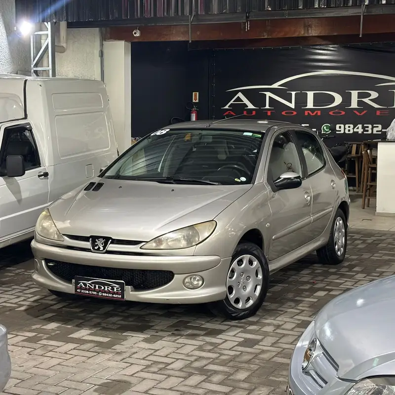 Peugeot 206 Hatch. Presence 1.4 8V (flex)