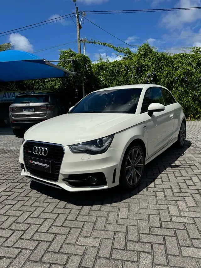Carro Audi A1 2013 1.4 TFSI Attraction S Tronic