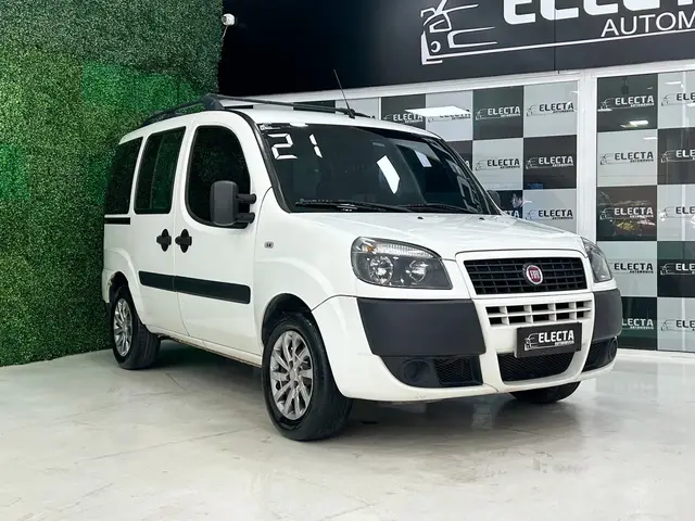 Carro Fiat Doblò 2021 Essence 1.8 16V (Flex)