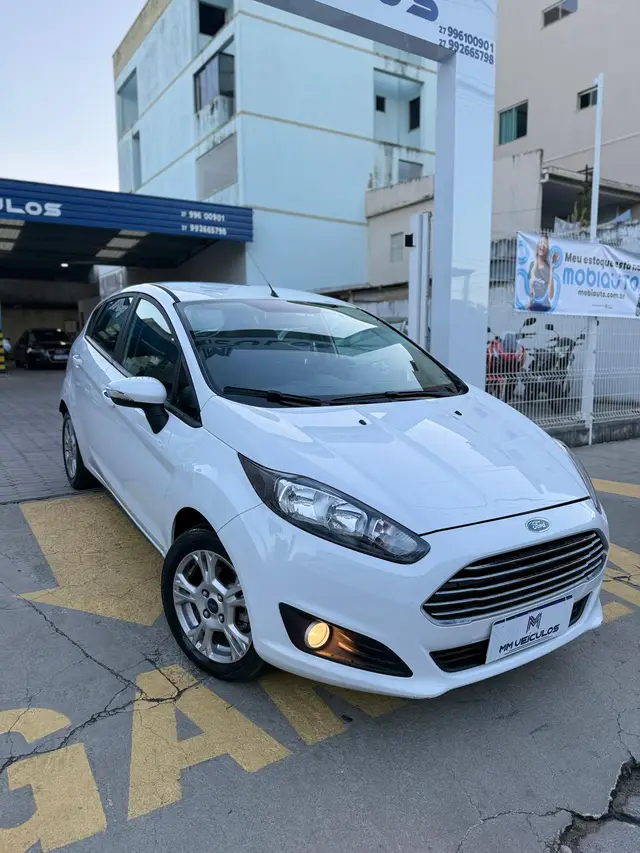 Carro Ford Fiesta Hatch 2016 1.6 (Flex)