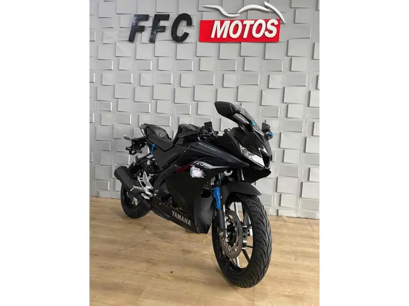 Yamaha YZF R15 ABS