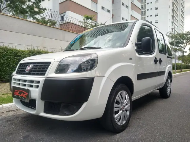 Carro Fiat Doblò 2021 Essence 1.8 16V (Flex)