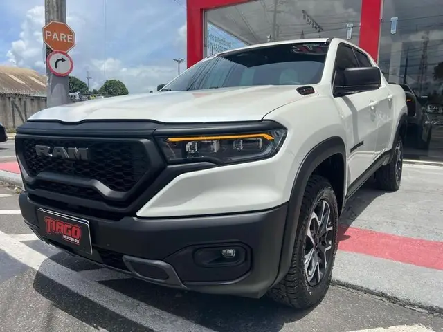 Carro RAM Rampage 2025 Laramie 2.0 Turbo