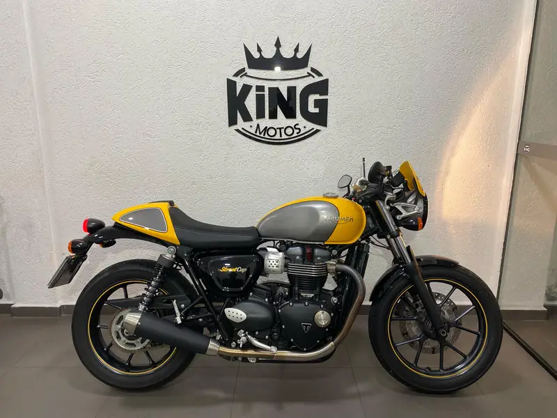 Triumph Street Cup 900