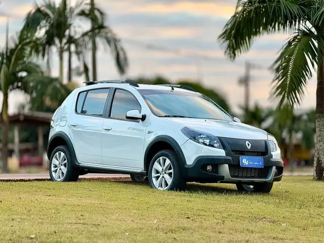 Carro Renault Sandero Stepway 2014 1.6 16V Hi-Flex (aut)