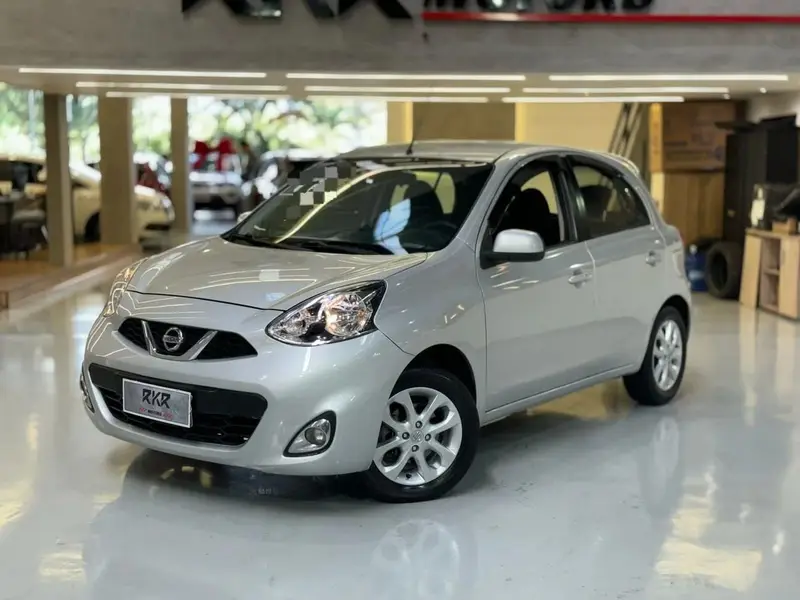 Nissan March 1.6 16V SV (Flex)