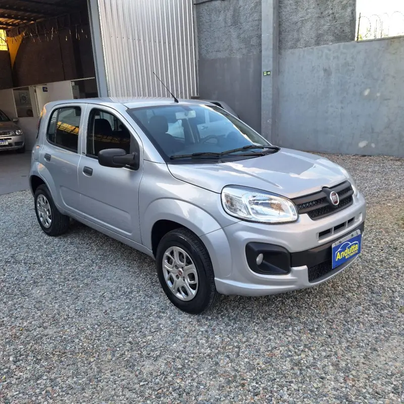 Fiat Uno Attractive 1.0 (Flex) 4p
