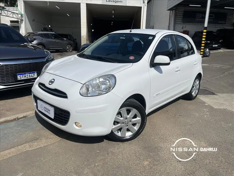 Nissan March 1.6 16V SV (Flex)