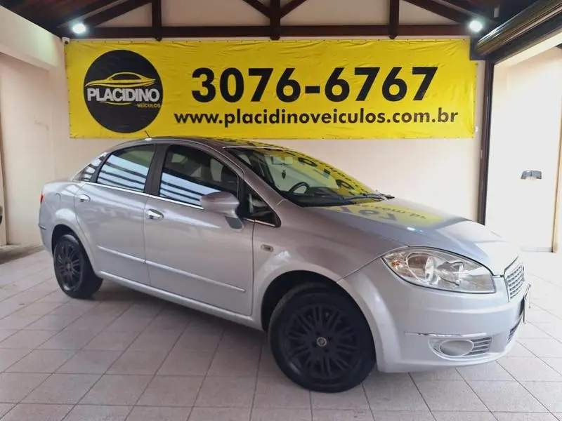 Fiat Linea Essence 1.8 16V Dualogic (Flex)