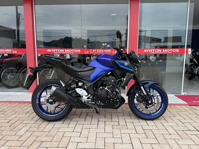 Carro Yamaha MT-03 2025 ABS