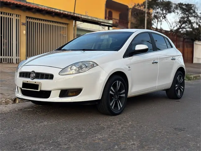 Carro Fiat Bravo 2013 Essence 1.8 16V Dualogic (Flex)