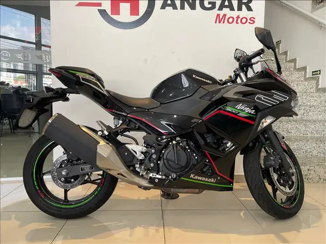 Carro Kawasaki Ninja 2025 500