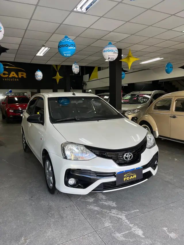 Carro Toyota Etios 2018 XS 1.5 (Aut) (Flex)