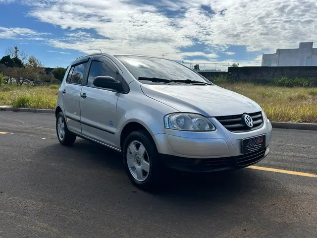 Carro Volkswagen Fox 2009 Route 1.6 8V (Flex)